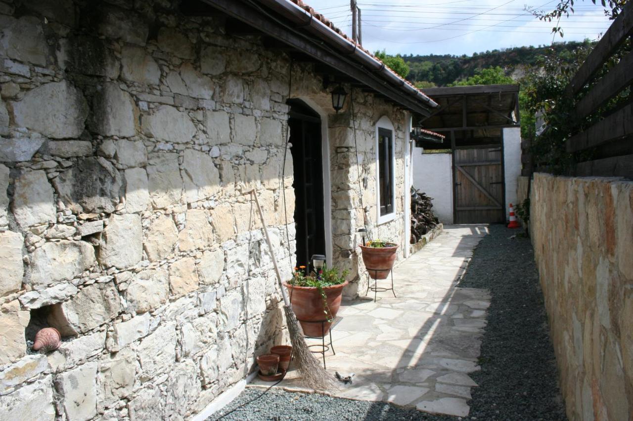 The Spidaki Hotell Lania Exteriör bild
